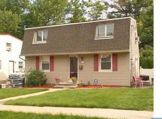 52 Chamberlain Ave, Elmwood Park, NJ 07407
