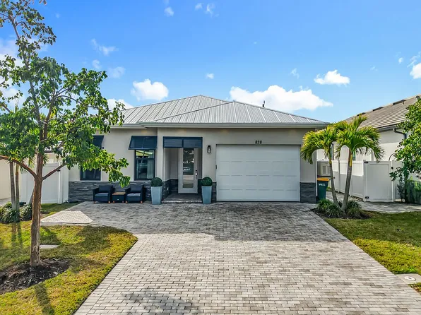 828 100th Ave N, Naples, FL 34108