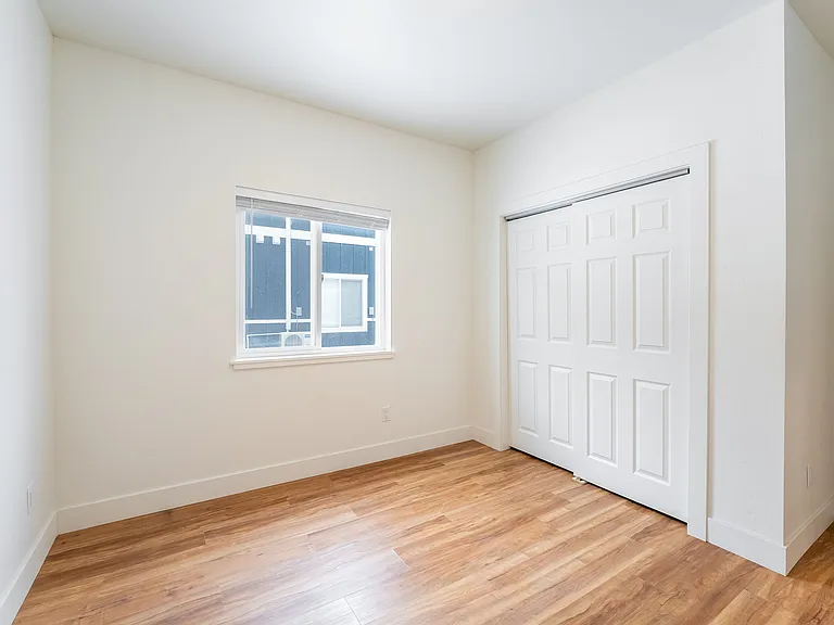 Silver Star Apartments — Photo 90