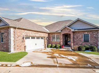 6204 N Lauren Ln, Peoria, IL