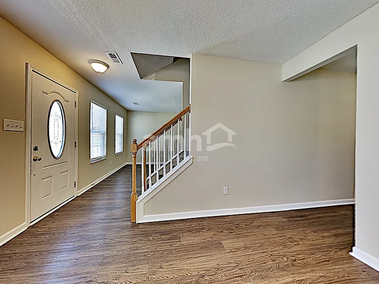 4417 Oakbank Ln — Photo 10