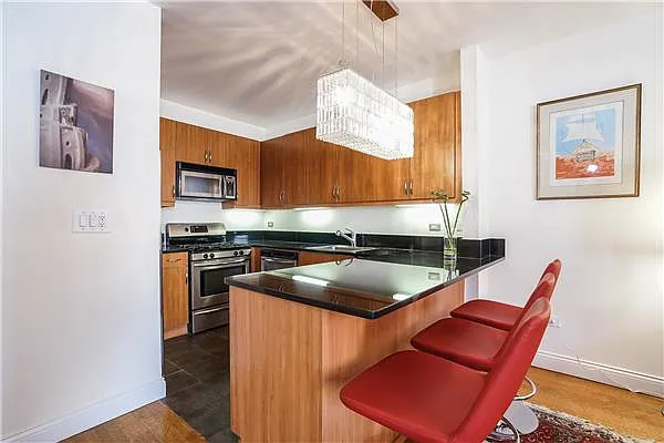 Sold by Avenue Sotheby's International Realty | media 14