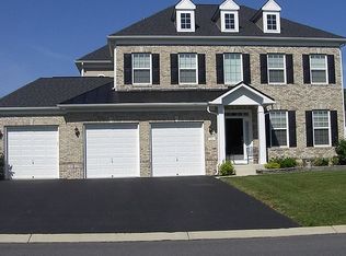 1261 Thistledown Dr, Chambersburg, PA 17202