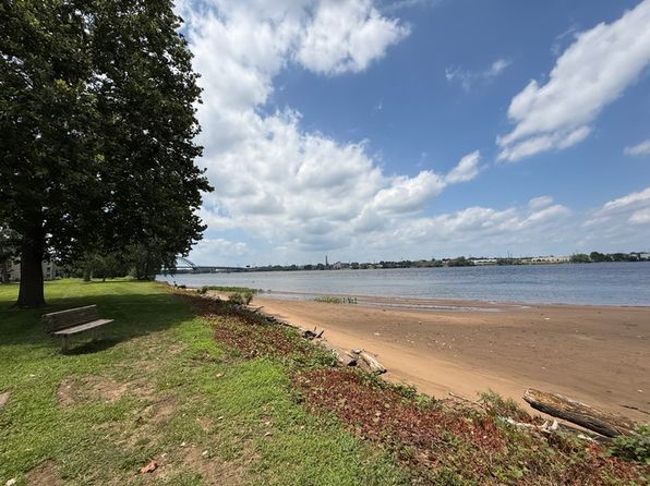 2041 Harbour Dr