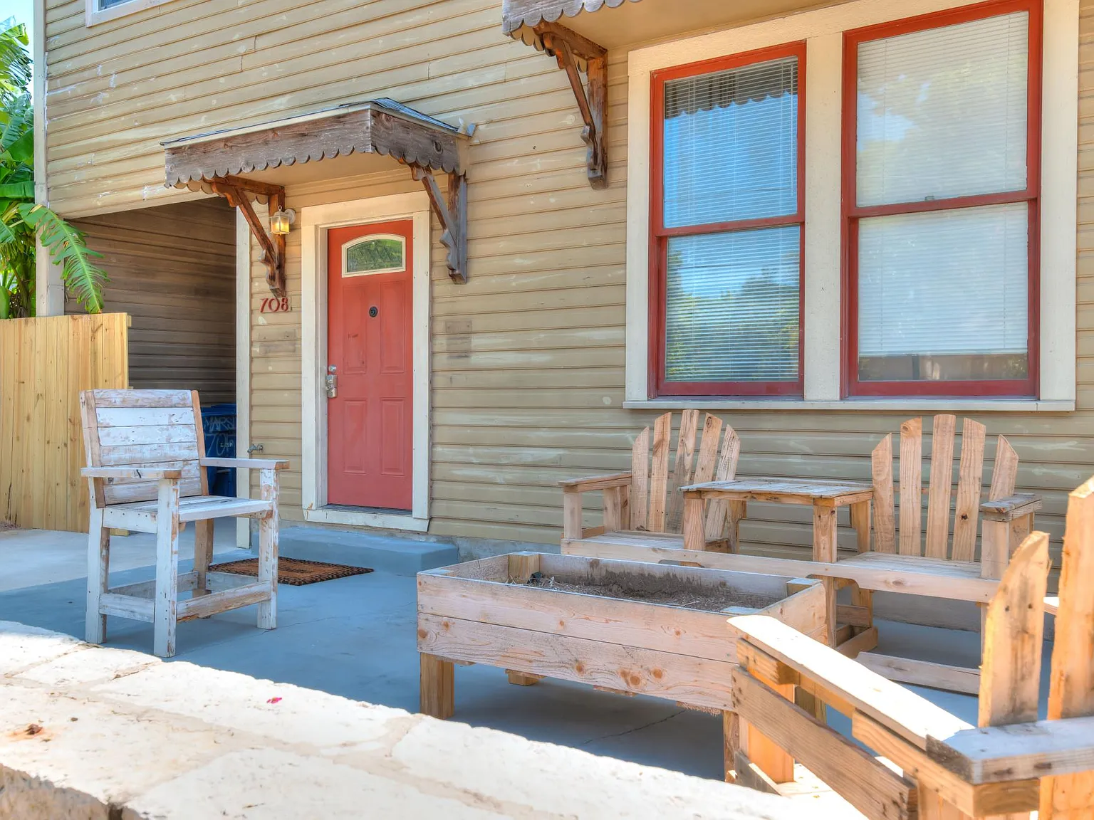 3 bed, 1000 sqft, $1,600 — Photo 3