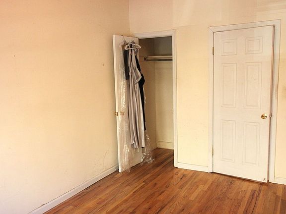 3rd image of 11928 Metropolitan Ave #1M