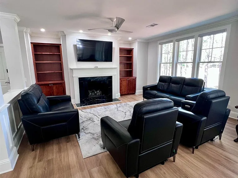 1040 Creekside #D — Photo 10