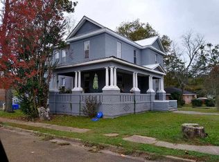 387 Grove St, West Point, MS 39773