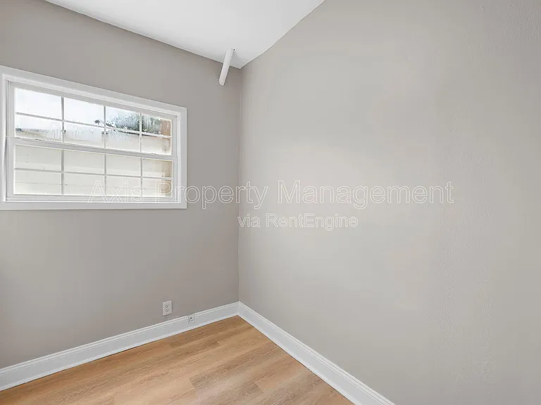 3168 Pennsylvania Ave — Photo 11
