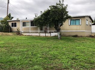 242 SE Johnson St, Winston, OR