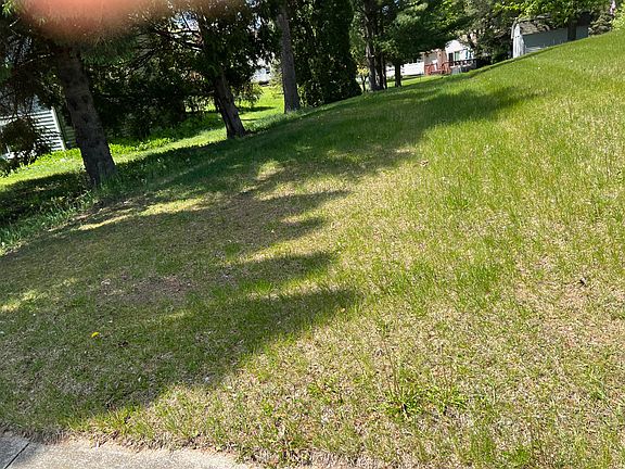 4th image of Vacant Loch Dr