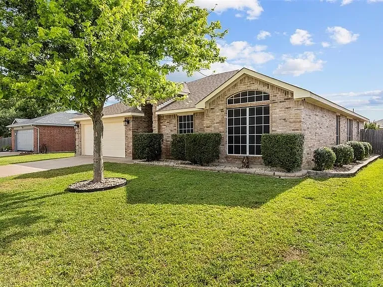 128 Jennings Dr — Photo 24