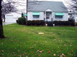 6867 Wood St, Brookfield, OH 44403