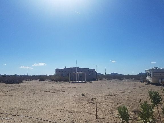 3rd image of 40115 Granite Ln