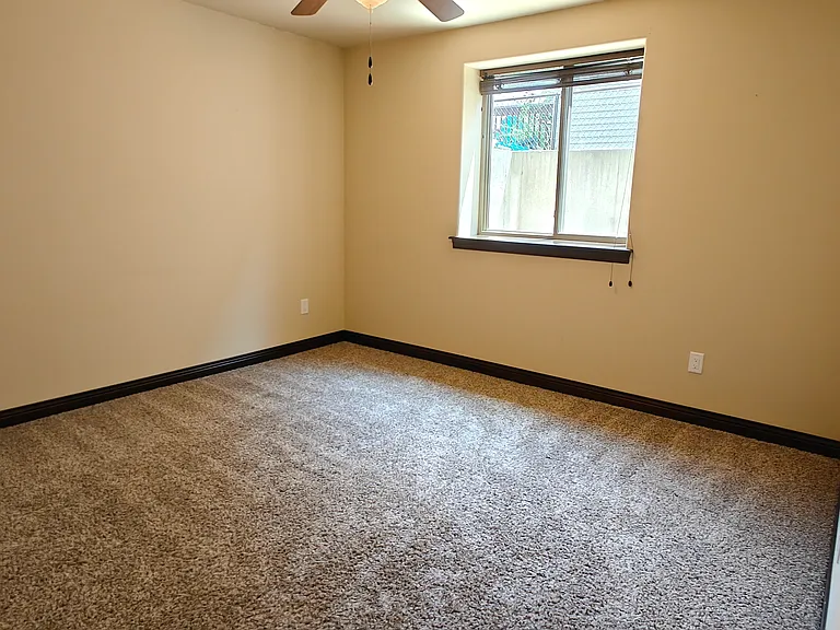 242 S Stewart St — Photo 15