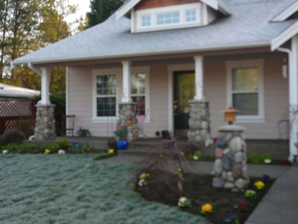 2nd image of 603 2nd St