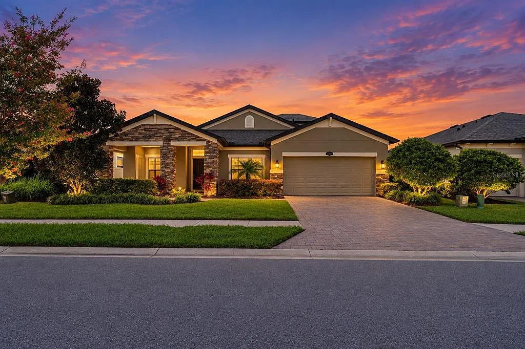 5 bed, 4.0 bath, 3337 sqft, $4,500 — Photo 1