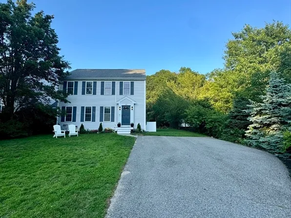 23 White St, Plymouth, MA 02360