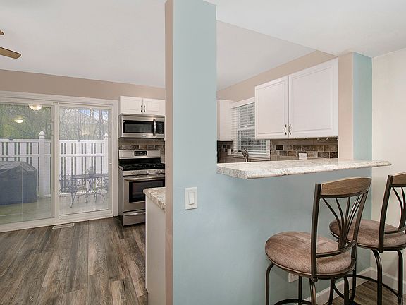 4th image of 15239 Creekside Dr APT C