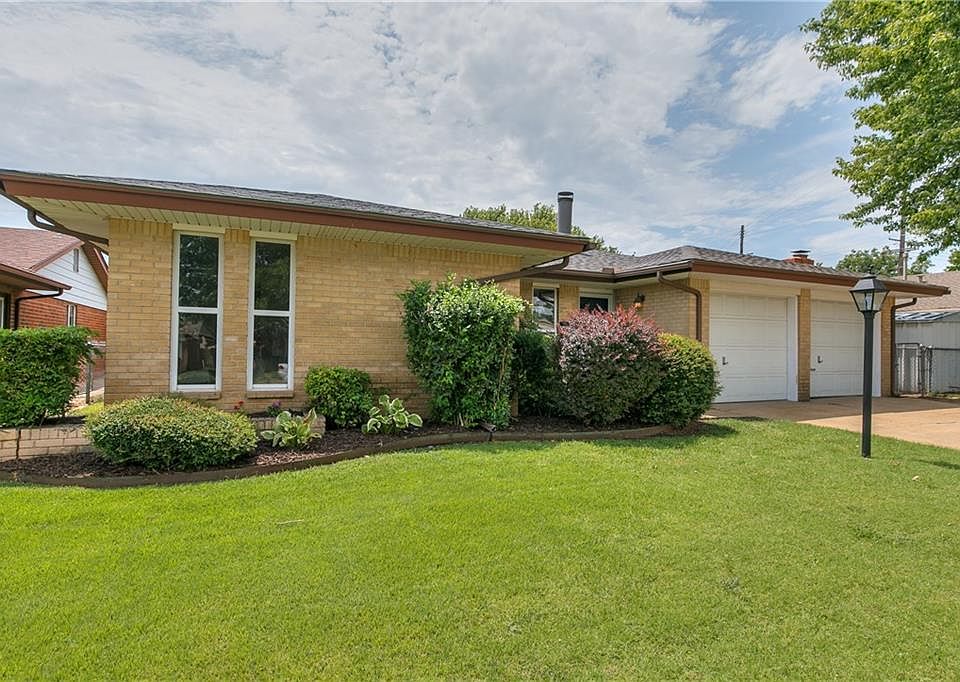 1st image of 4704 Del Porte Dr