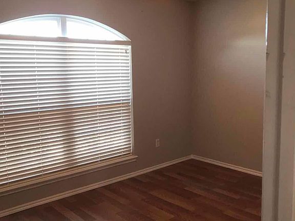 2nd image of 4024 Queens Dr