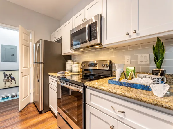 Lakebridge Apartments