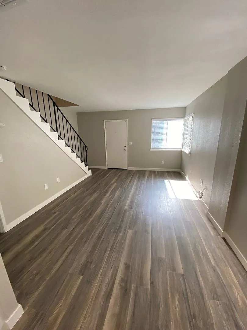 1517 T Street — Photo 3