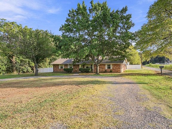 2nd image of 54 Doty Ln