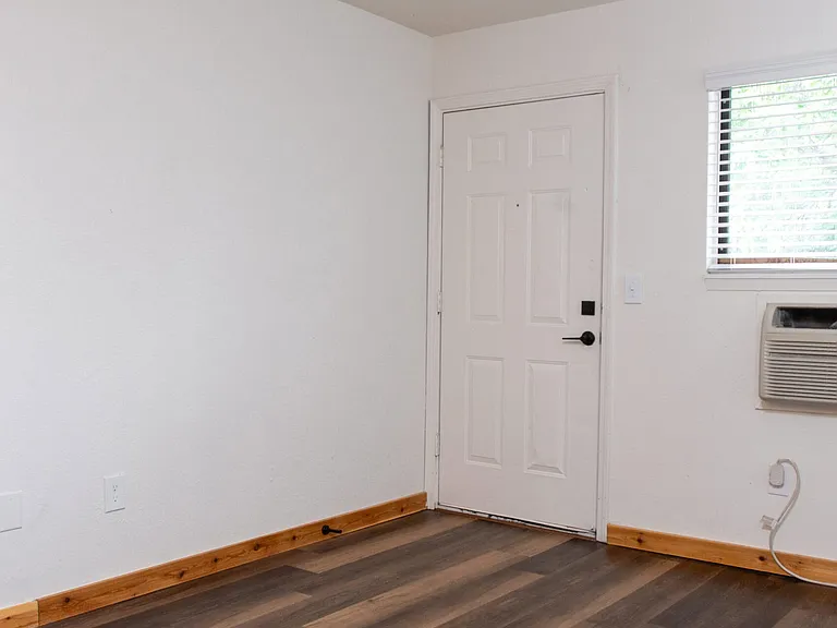 338 N Lorraine Ave — Photo 7
