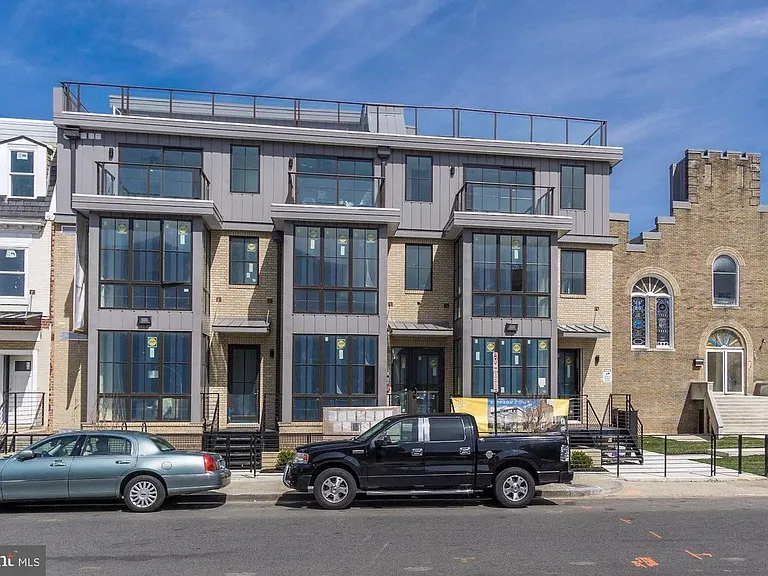 625 Park Rd NW #C5 — Photo 1