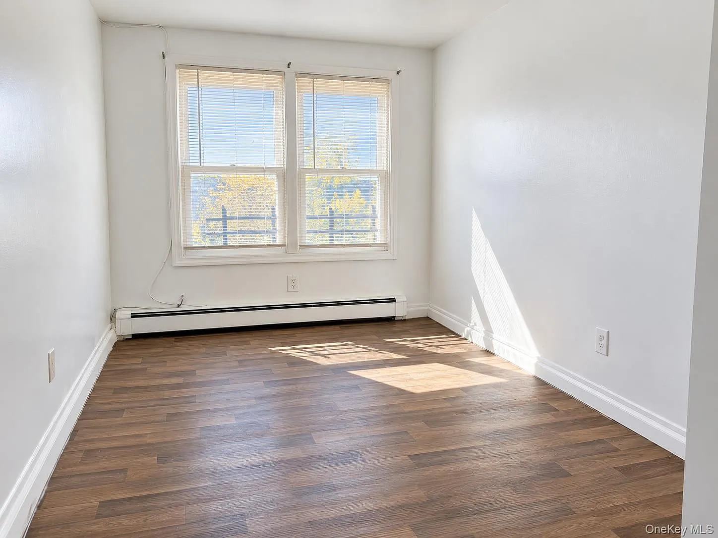 158 N Division St — Photo 3