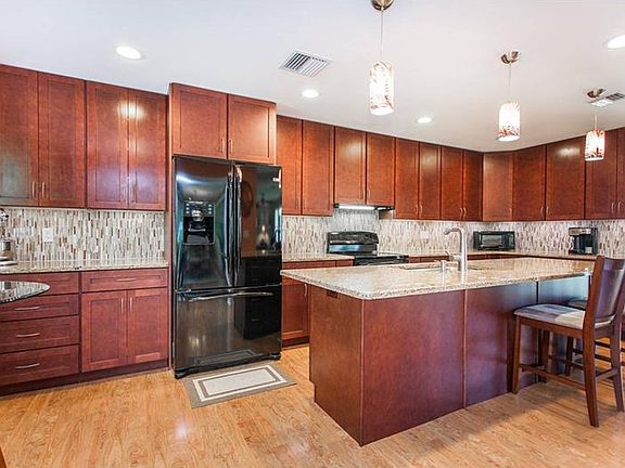 4th image of 1022 Ensenada Dr