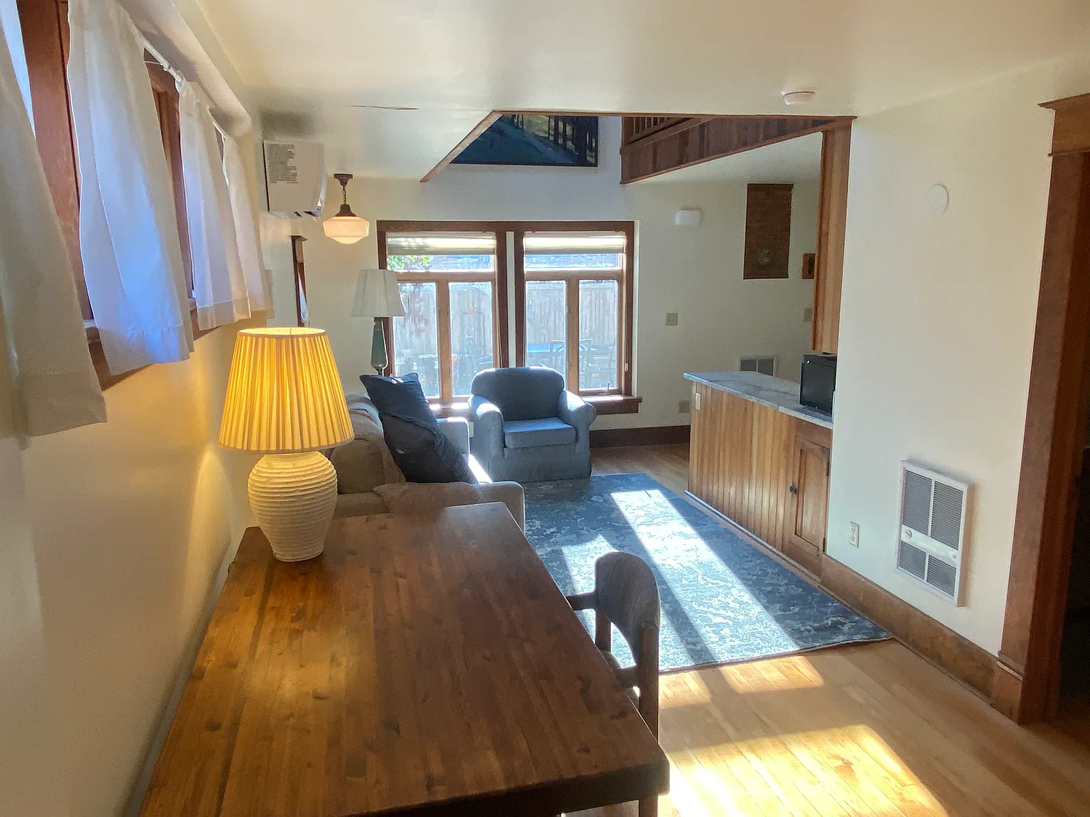 Studio, 840 sqft, $1,800 — Photo 2