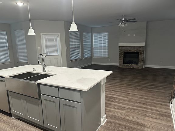 4th image of 128 Gallow Hill Ln