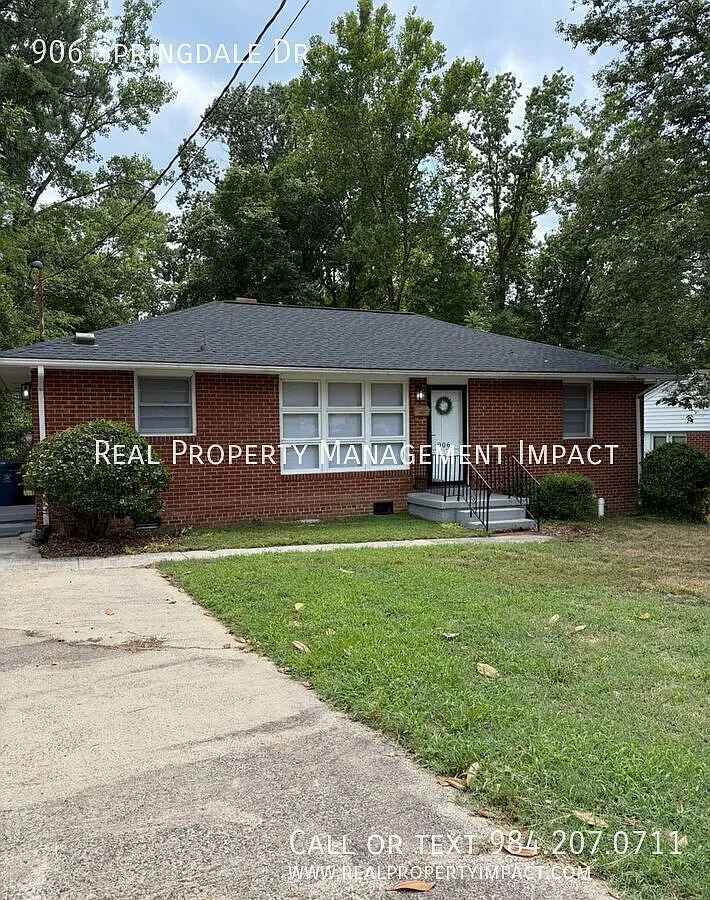 Updated 3 Bed 2 Bath Ranch Home Minutes from Downtown Durham — Photo 2