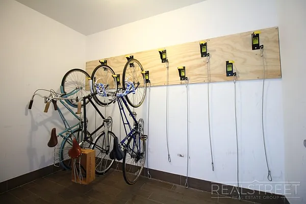 Rented by Real Street Inc | media 6