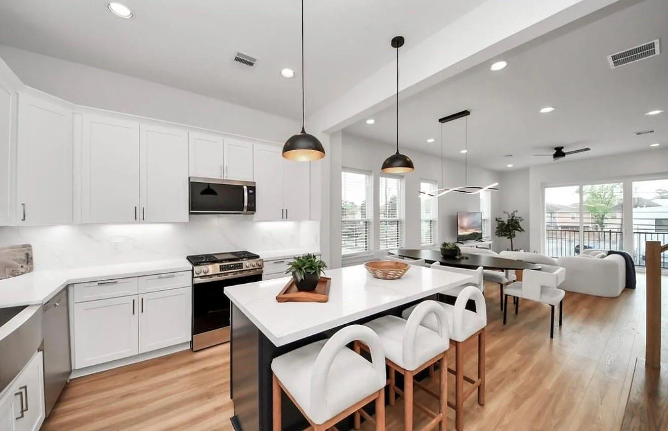 3 bed, 3.5 bath, 1975 sqft, $3,450 — Photo 1