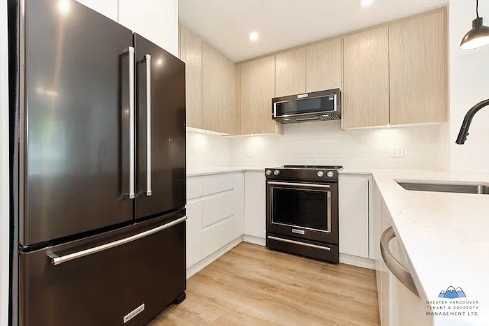 2180 Kelly Ave — Photo 4