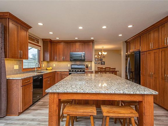 3rd image of 4900 Westbrooke Pl