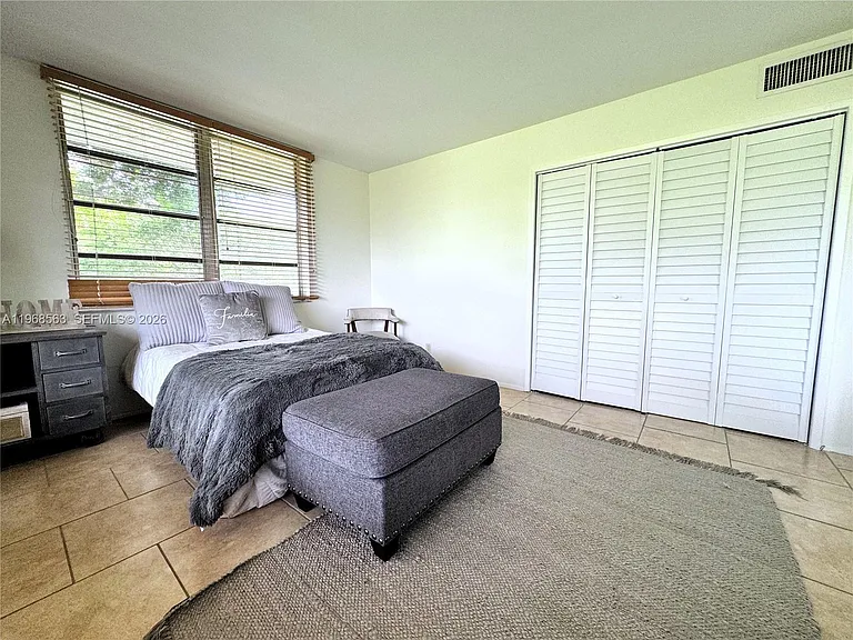 901 W Cypress Ln #201 — Photo 20