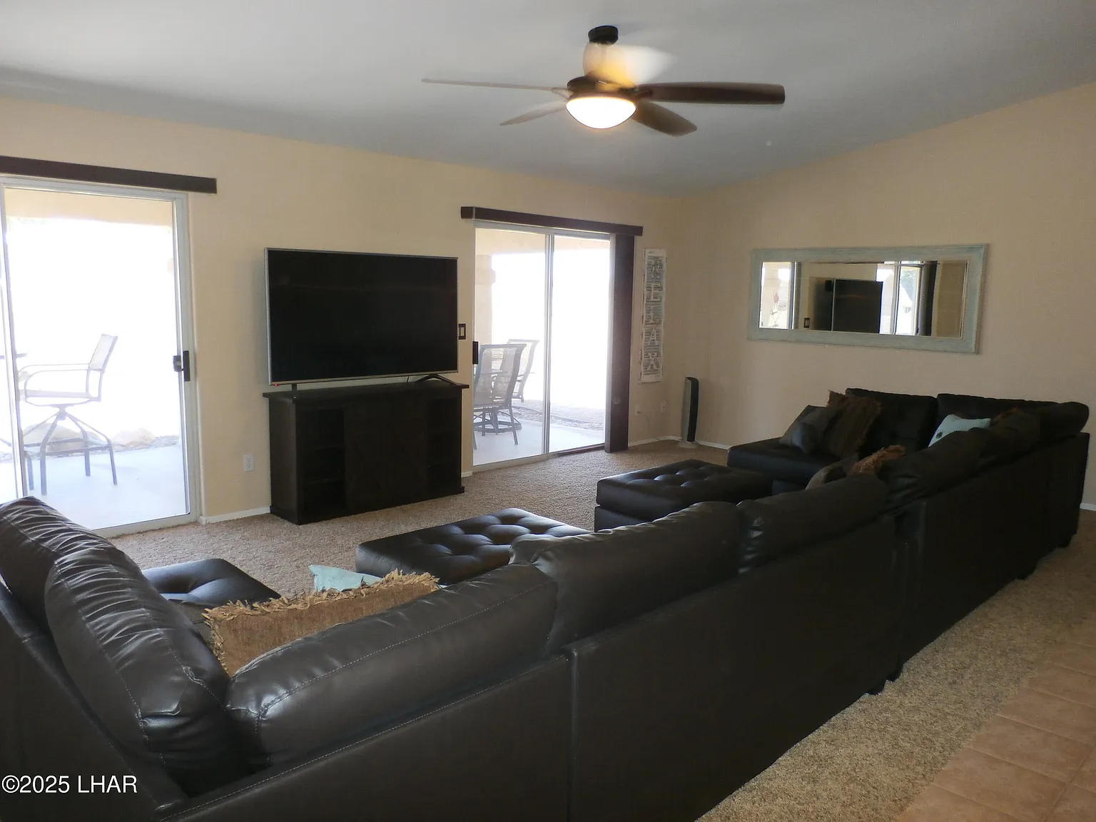 3 bed, 2.0 bath, 1829 sqft, $2,600 — Photo 2