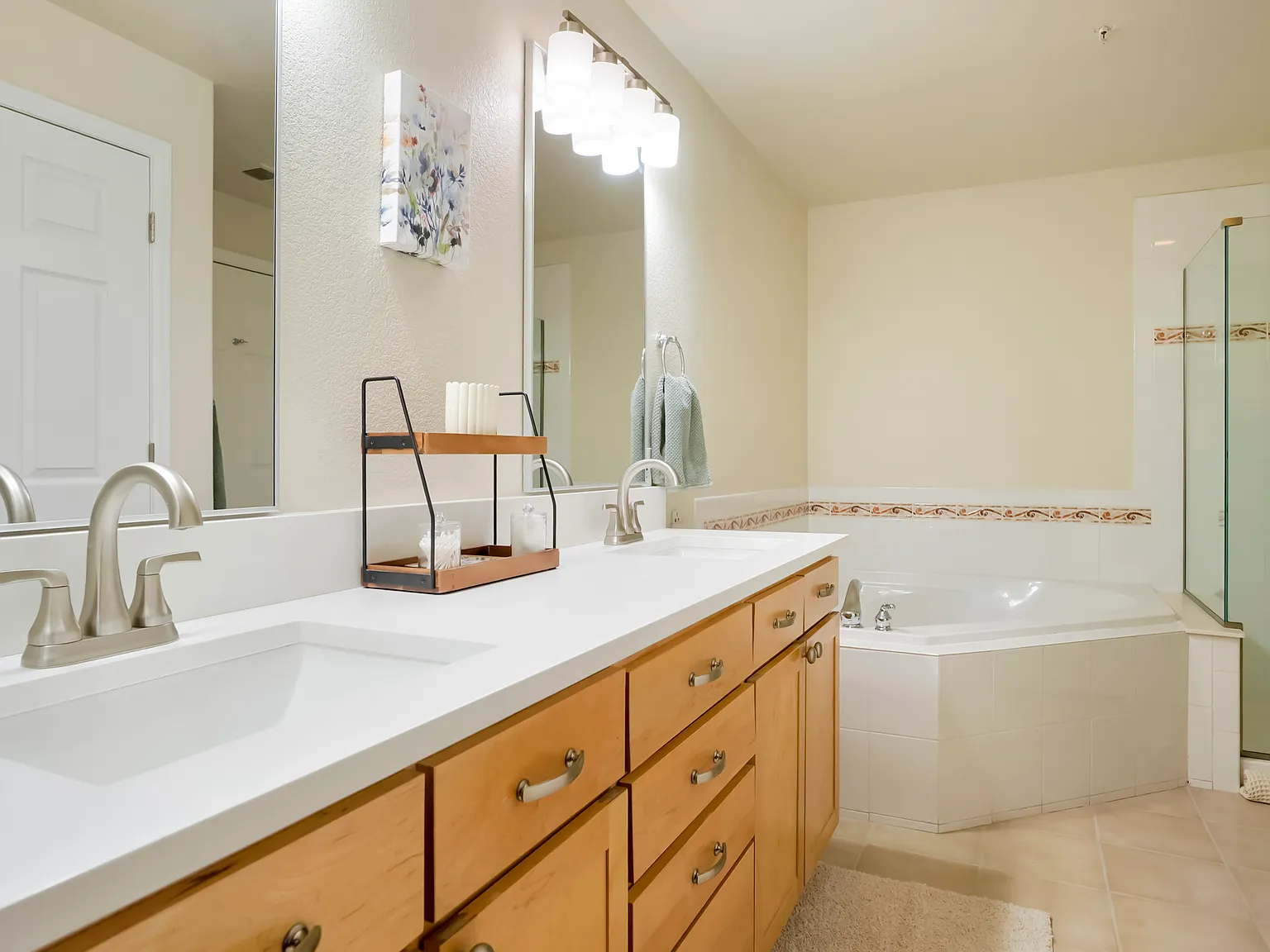 2 bed, 1197 sqft, $2,700 — Photo 1
