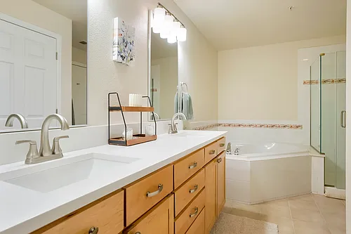 1727 N Pearl St #206 Photo 1