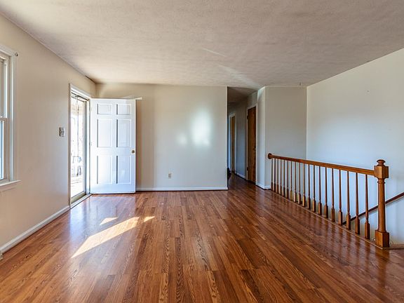 5th image of 1130 Vermillion Rd