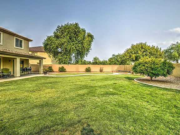 3rd image of 22121 E Calle De Flores