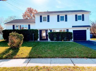 65 Aberdeen Ave, Iselin, NJ 08830