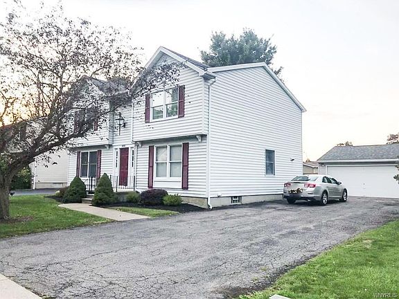 3rd image of 930 Remington Dr