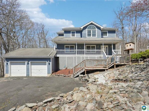 360 Eastshore Dr, East Stroudsburg, PA 18301