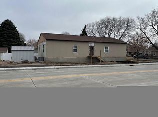 324 W 10th Ave, Mitchell, SD 57301
