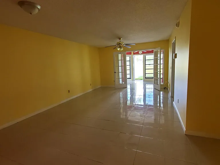 4340 Middlebrook Rd — Photo 3